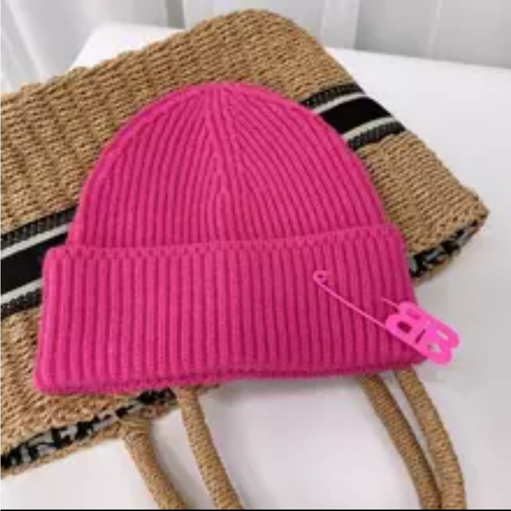 **NEVER WORN** Winter Solid Color Knitted Hats For Women Warm Beanie Fashion